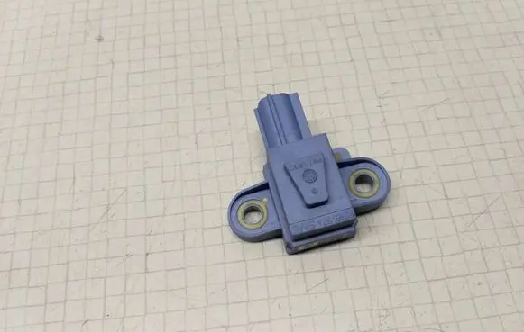 Volkswagen Golf V Airbag deployment crash/impact sensor 1K0955557A