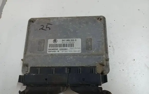 Skoda Fabia Mk1 (6Y) Engine control unit/module ECU 047906033D 5WP4420110