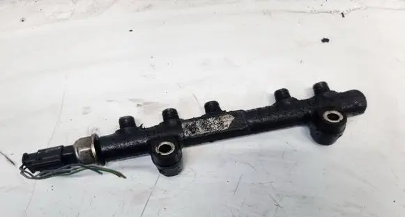 Ford Grand C-MAX Fuel main line pipe 9685297580