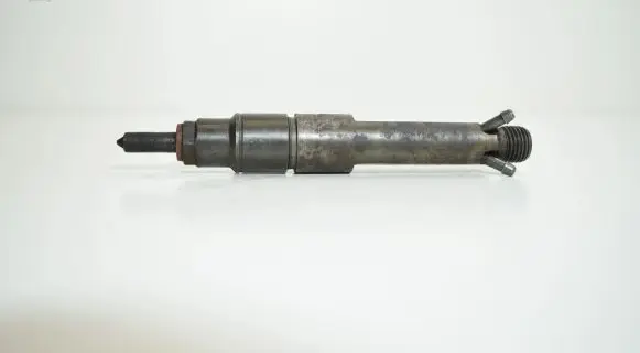 Audi A4 S4 B5 8D Fuel injector 028130201T