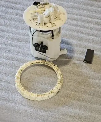 Mercedes-Benz GL X166 In-tank fuel pump A1664701094 A1665400417