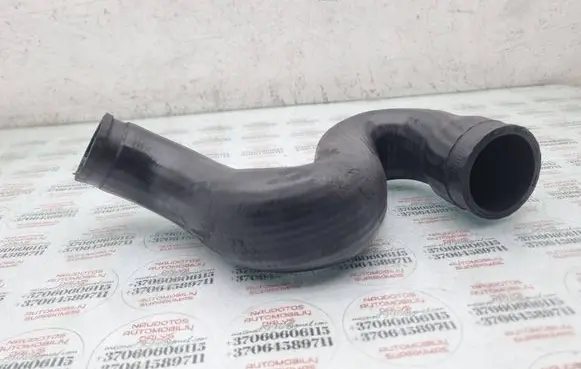 Volkswagen PASSAT B5 Intercooler hose/pipe 8D0145828C