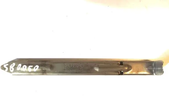 Headlight/headlamp mounting bracket