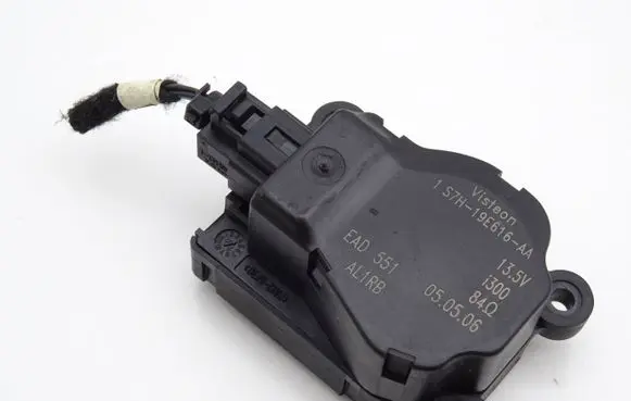 Ford Mondeo Mk III Air flap motor/actuator 1S7H19E616AA