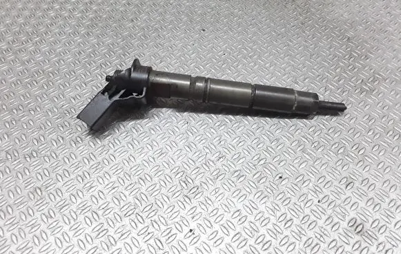 Mercedes-Benz ML W164 Fuel injector A6420700587