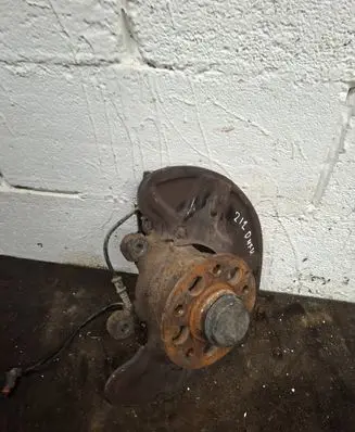 Mercedes-Benz E W212 Front wheel hub