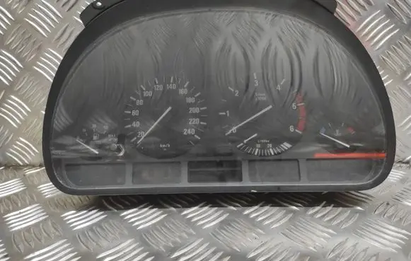 BMW 5 E39 Speedometer (instrument cluster) 87001374 87001313