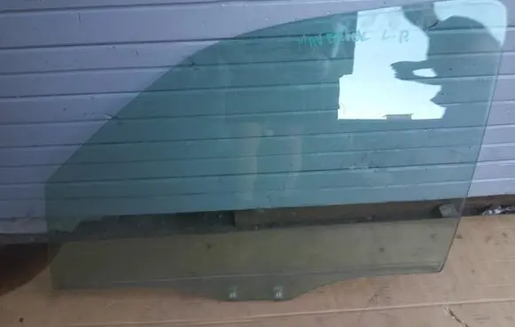 Ford Maverick Front door window glass four-door