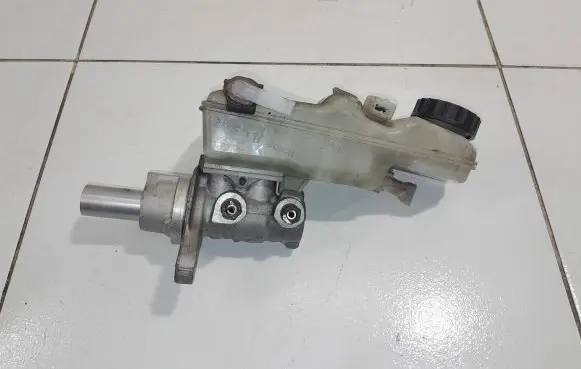 Toyota Auris 150 Master brake cylinder 0204Y24235