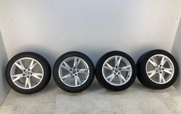 Audi A4 S4 B9 R17 alloy rim 8W0601025K AU158