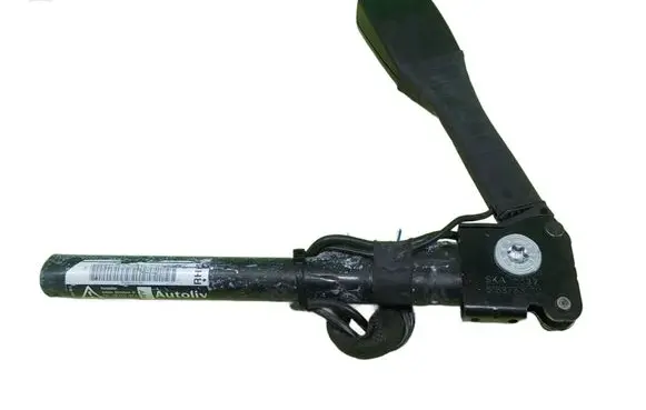 Opel Corsa D Front seatbelt 616046800C ZAPINKA