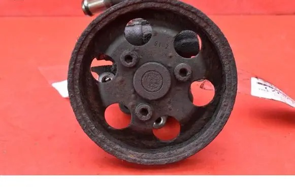 Volkswagen PASSAT B5.5 Power steering pump 8D0145156L