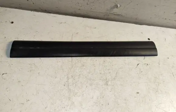 BMW 1 E81 E87 Front sill trim cover 51477066975 7066975 112420