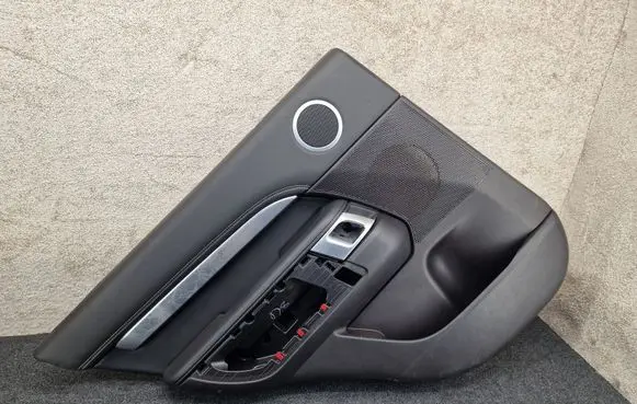 Land Rover Discovery 5 Rear door card panel trim