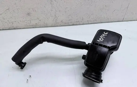 BMW 1 F20 F21 Intake resonator 70601488 70604567 7623745