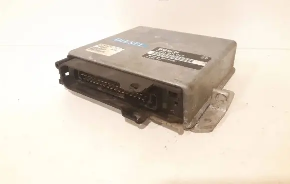 BMW 5 E34 Engine control unit/module 2242211 0281001077