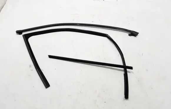 Land Rover Discovery Sport Front door rubber seal