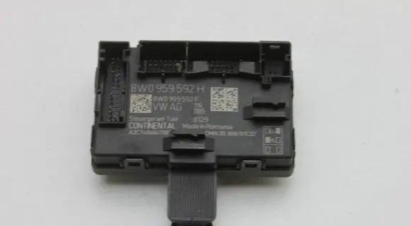 Audi A4 S4 B9 Door control unit/module 8W0959592H