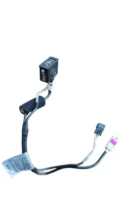 BMW 3 E90 E91 AUX in-socket connector 9129368