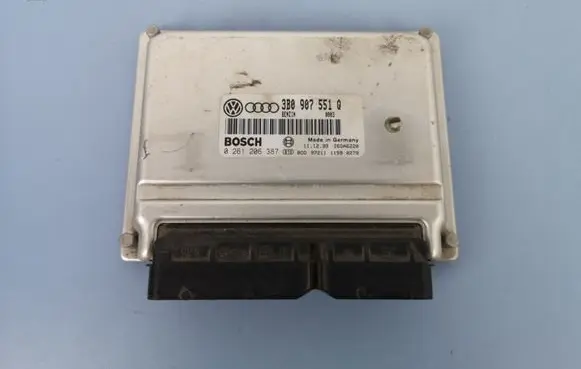 Audi A4 S4 B5 8D Engine control unit/module 3B0907551Q