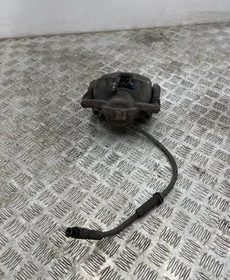 Mercedes-Benz GLA W156 Front brake caliper