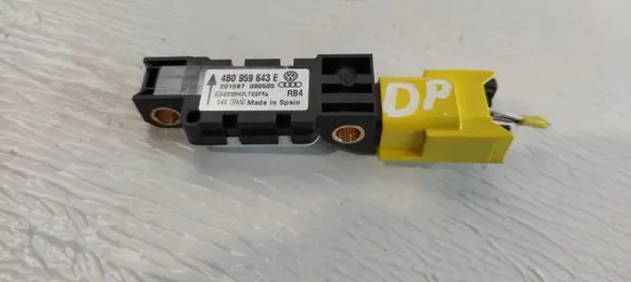 Volkswagen Phaeton Airbag deployment crash/impact sensor 4B0959643E