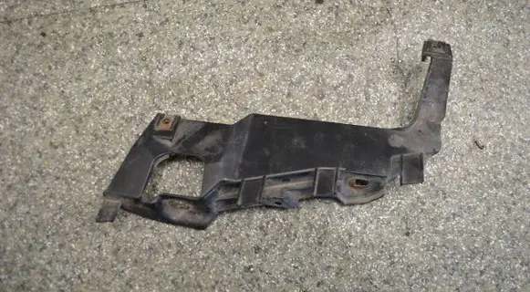 BMW 5 E39 Headlight/headlamp mounting bracket 153723