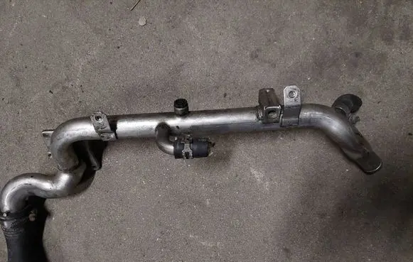 Brake vacuum hose/pipe