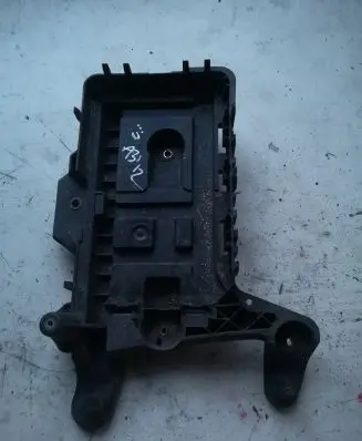 Audi A3 S3 8P Battery tray 1K0915325B