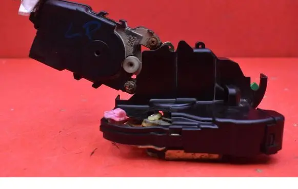 Subaru Legacy Front door lock 