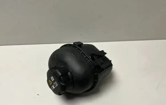 BMW X6 G06 Coolant expansion tank/reservoir 8610661
