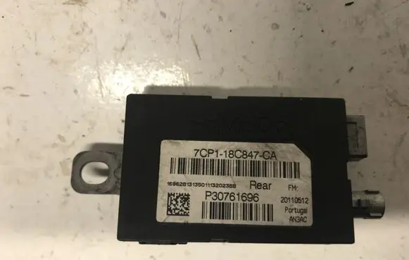 Ford Focus Aerial antenna amplifier 7CP118C847CA P30761696