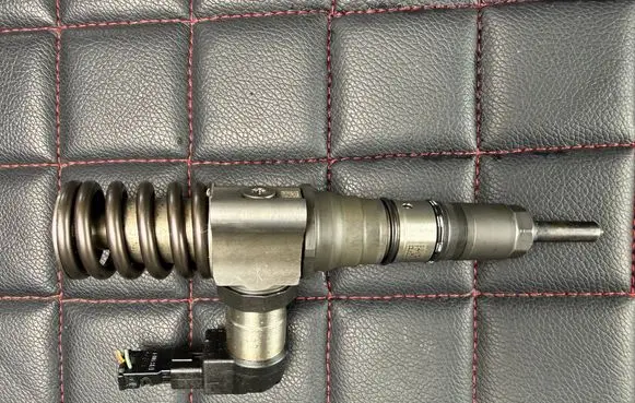 Volkswagen PASSAT B6 Fuel injector 03G130 001002 120601