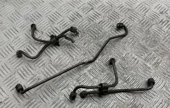Toyota Avensis T250 Fuel injector supply line/pipe 237010R020 237020R020