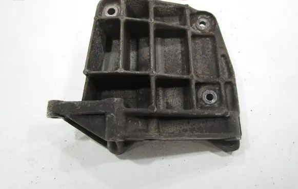 Audi 80 90 S2 B4 A/C compressor mount bracket 050260885D