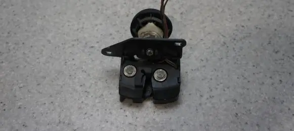 Fiat Punto (188) Tailgate/trunk/boot lock/catch/latch