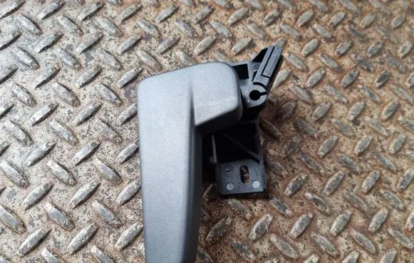 Volkswagen Tiguan Allspace Engine bonnet (hood) release handle 6R1823533