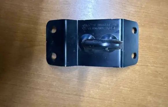 BMW 5 E60 E61 Seat back rest lock catch 7066137 52207066137