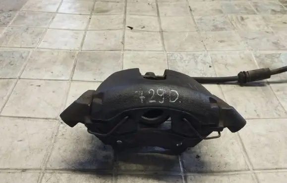 Volvo V50 Front brake caliper