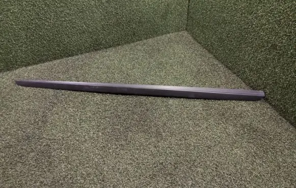 Porsche Cayenne (9Y0 9Y3) Windshield trim 9Y0854328