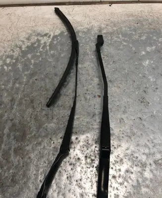 Opel Meriva B Front wiper blade arm 13250422BILI 13250422 13250423