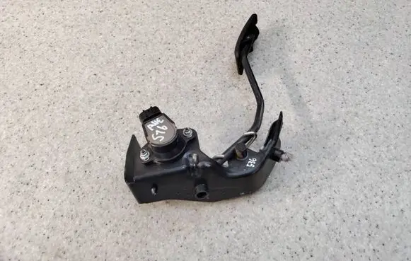 Toyota Avensis T250 Accelerator throttle pedal 89281-52021