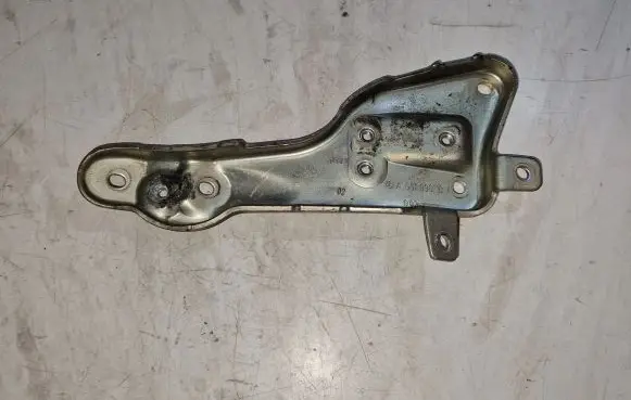 Mercedes-Benz E W212 Engine mounting bracket A6510901041