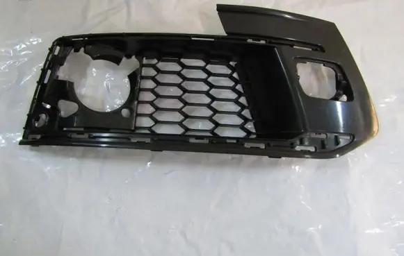 Audi Q7 4M Front bumper lower grill 4M0807682AE