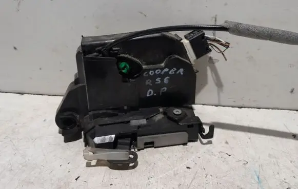 Mini One - Cooper Coupe R56 Front door lock 055676711