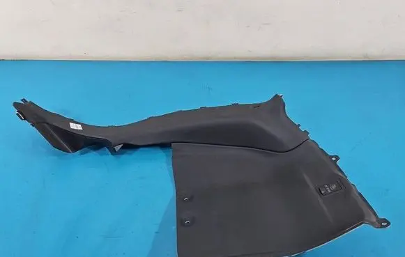 Mercedes-Benz S W222 Center/middle under tray cover A2226902441 IMPRK1561850