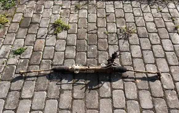Toyota Avensis T220 Steering rack
