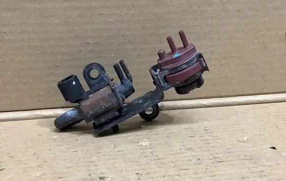 Hyundai Santa Fe Vacuum valve 3946038750