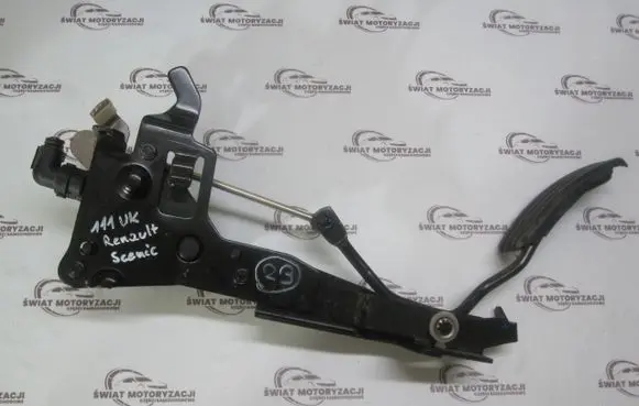 Renault Clio III Clutch pedal 8200128188