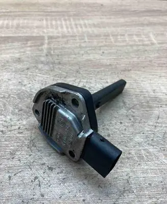 BMW 5 E39 Oil level sensor 7508003 6PR00786802